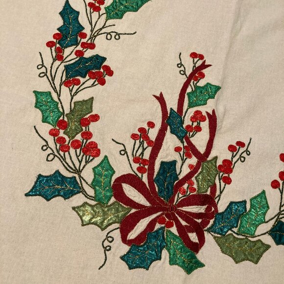 Mid Century Linen Blend Embroidered Metallic Ribbon Holly Tablecloth & Napkins - Picture 4 of 9